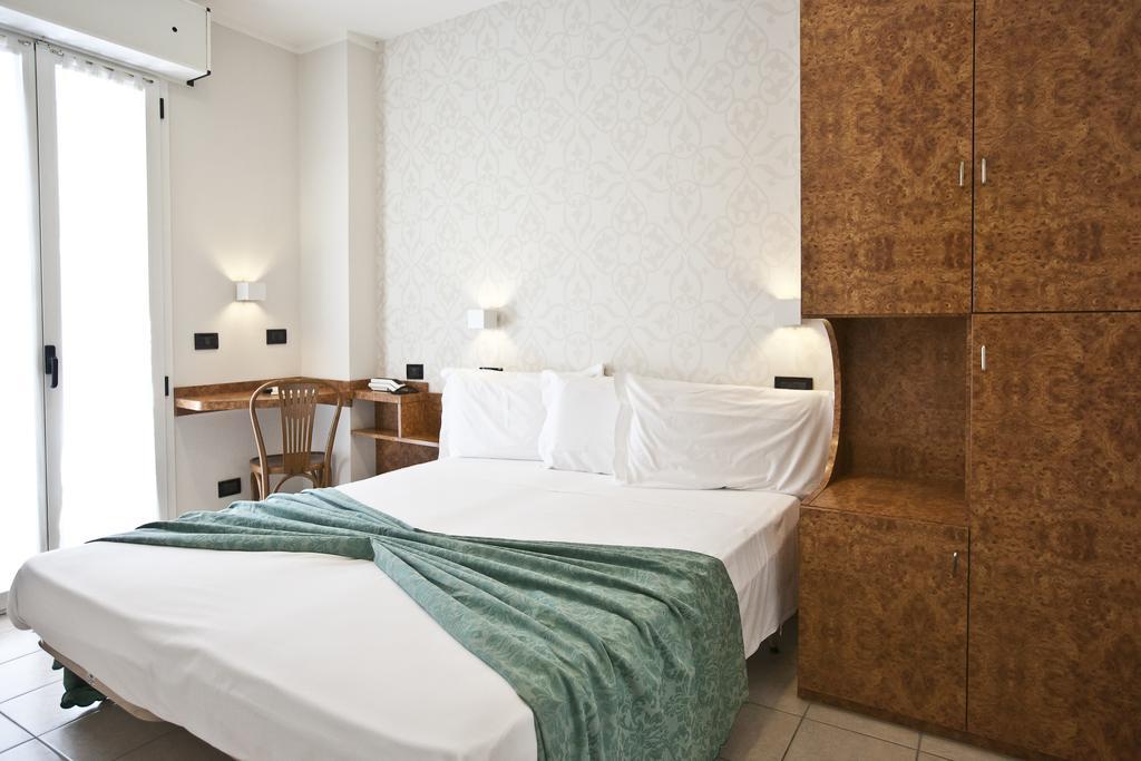 Hotel Aurora Rimini Esterno foto