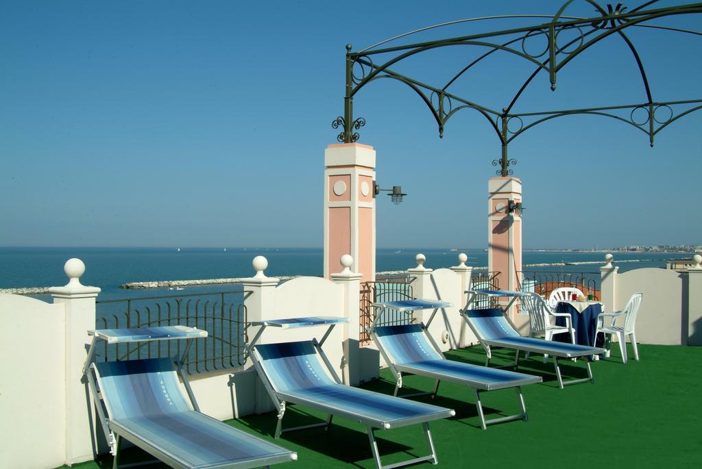 Hotel Aurora Rimini Esterno foto