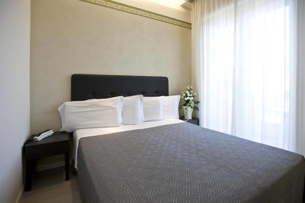 Hotel Aurora Rimini Esterno foto
